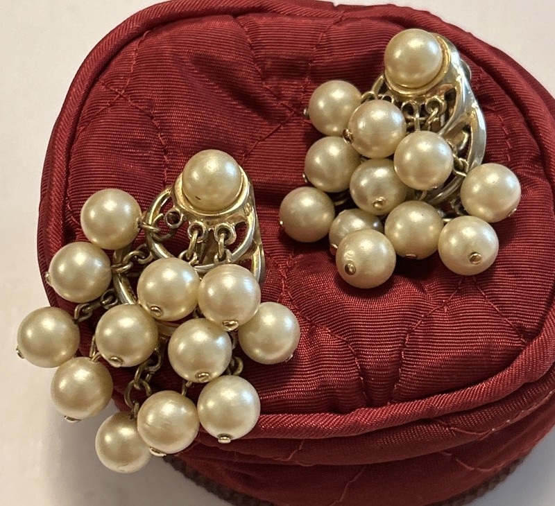 Vintage Nice Trifari Cluster Faux Pearl Drop Dangle Clip Earrings Signed