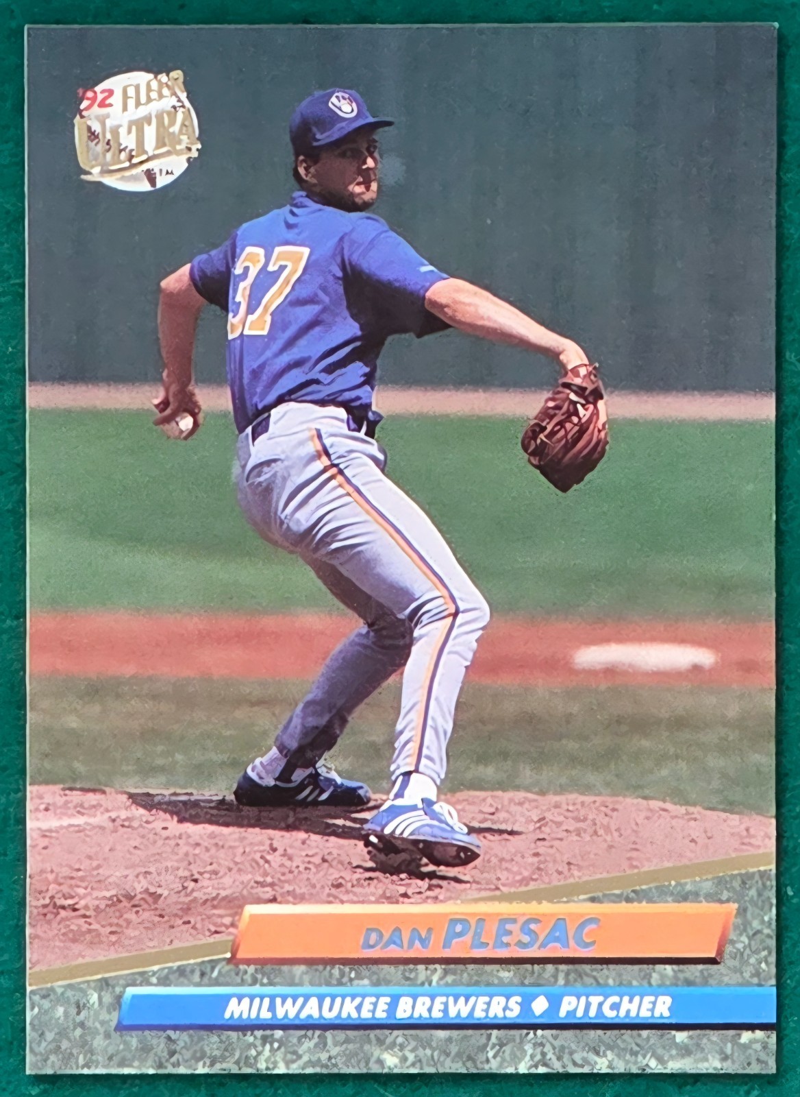 Dan Plesac - 1992 Fleer Ultra #388 - Milwaukee Brewers Baseball Card