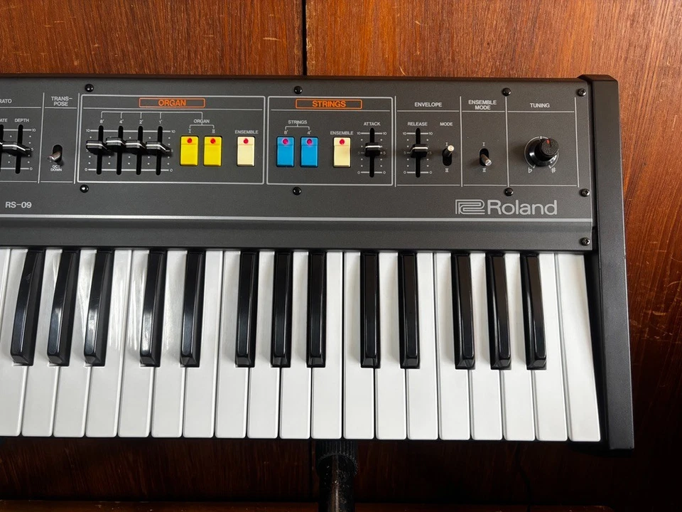 Roland RS-09 Organ/Strings 09 analog string organ synthesizer - Image 3 of 4