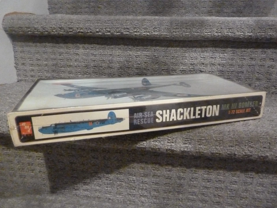 AMT Air Sea Rescue Shackleton Bomber Airplane Model Kit 1/72 Scale #3902 SEALED - Image 2 of 4