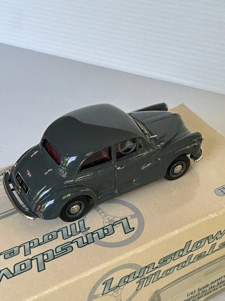 LANSDOWNE LDM33 1952 MORRIS MINOR SERIES 11 2 DOOR 1/43 SCALE. - Image 4 of 4