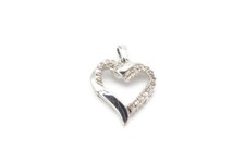 10k White Gold Diamond Heart Pendant D7