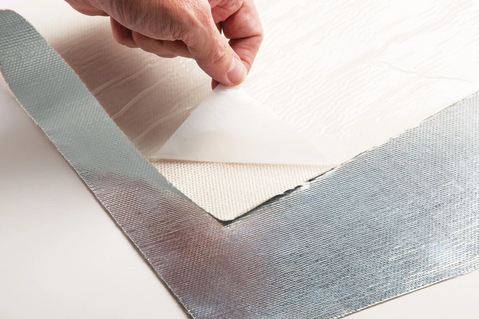 Barrera térmica con respaldo adhesivo Thermo Tec 13575 Foto 2 de 2