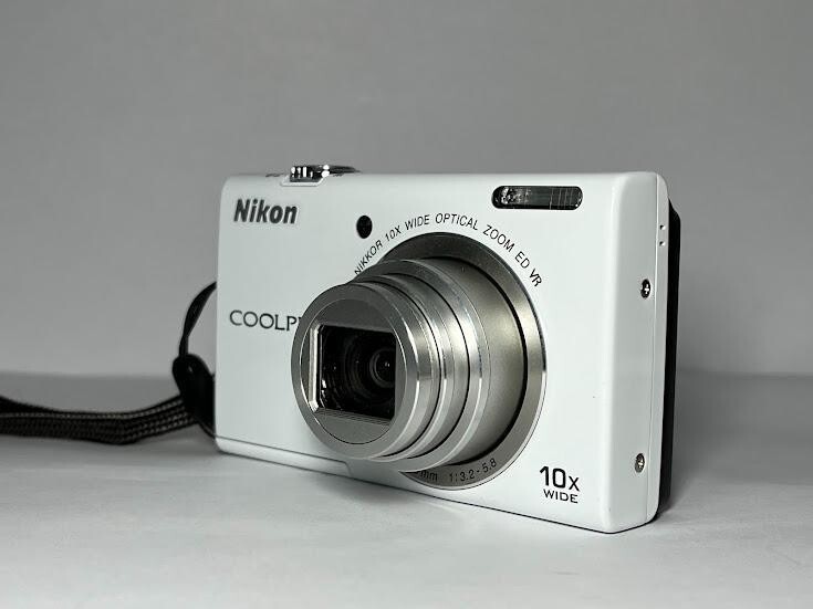 Nikon COOLPIX S6200 ホワイト 23_20-_20KP7879-1_grande.jpg?v