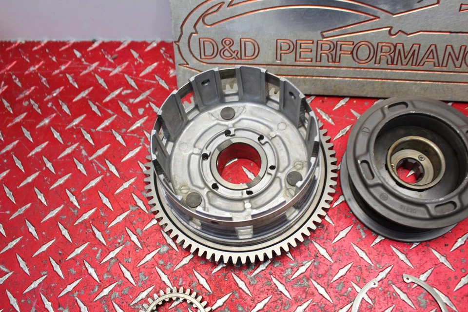 Suzuki GSXR 750 1997 OEM cesta de embrague y buje interior con herrajes GX382 Foto 3 de 4