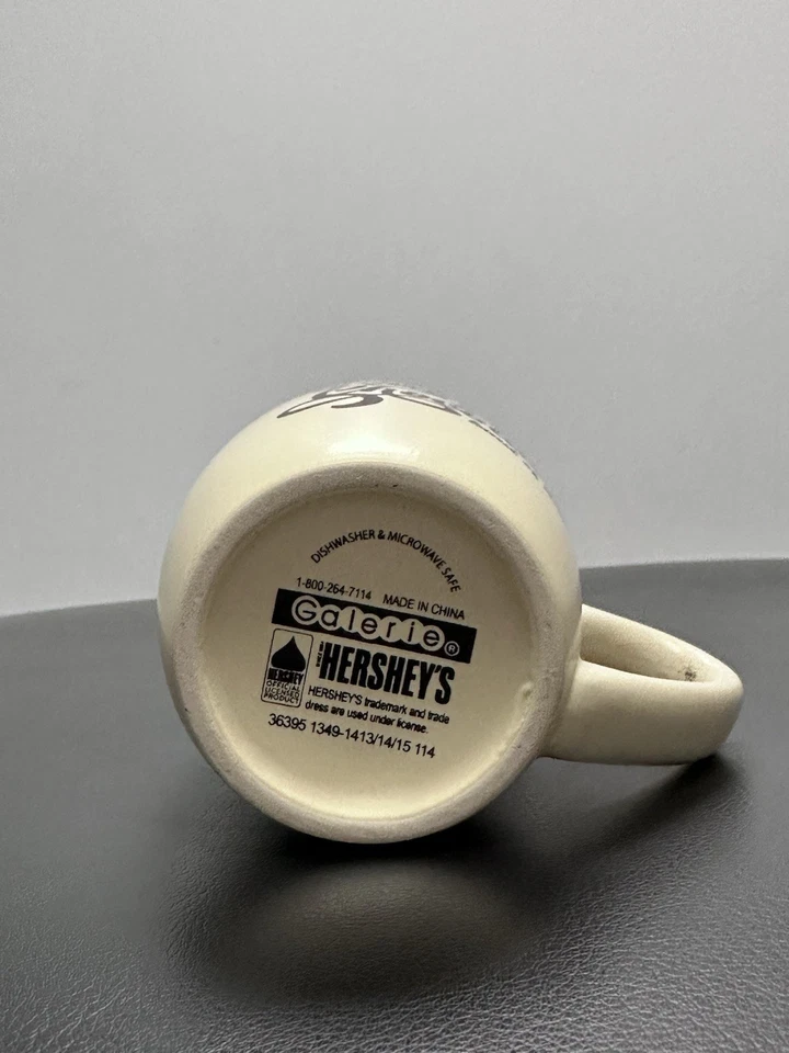 Caneca Hershey’s Today Is A Chocolate Kind Of Day 4” altura - Imagem 3 de 4