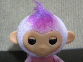 Fingerlings Interactive Baby Monkey Harmony 70+ Sounds And Reactions Pink