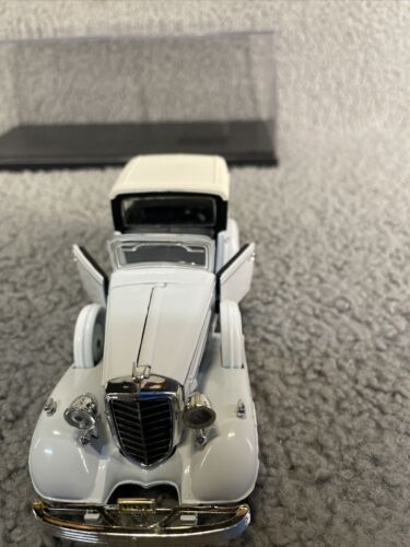 Signature Models White 1933 Cadillac Town Car 1/32 Diecast - Picture 4 of 8