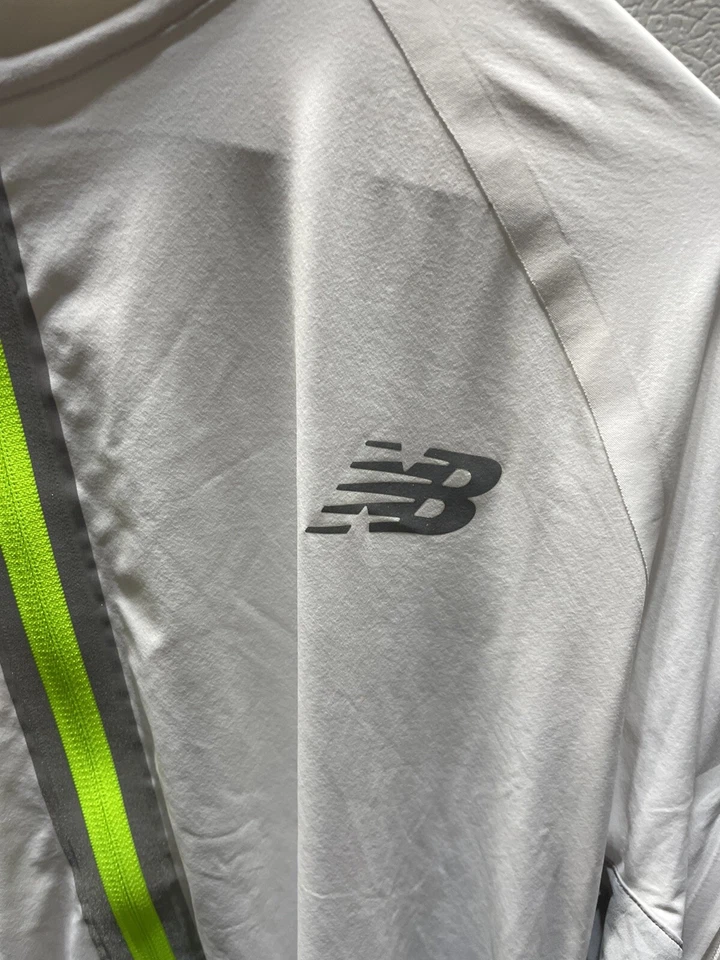 New Balance Lightweight water wind resistant XL Reflective Jacket - Image 2 of 4