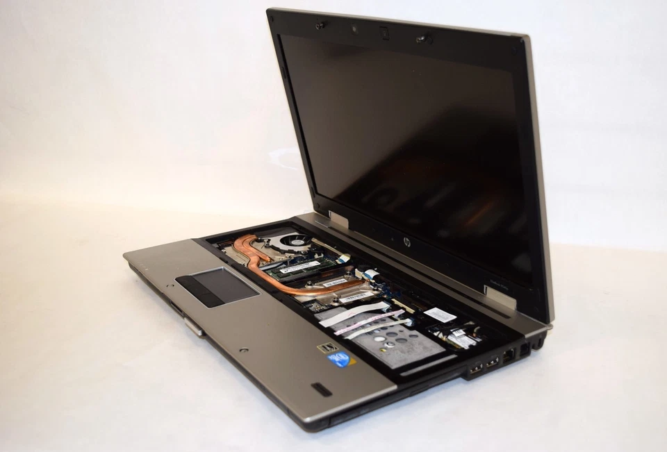 HP Elitebook 8540p 15.6" i5-520M 2GB RAM 320GB HDD SOLO REPUESTOS Foto 2 de 4