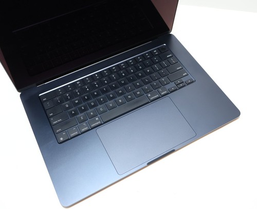 Apple MacBook Air M3 8-Core 16GB 512GB 15" MXD43LL/A Midnight (Used) - Afbeelding 9 van 16