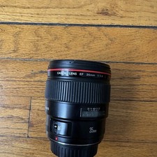 Canon EF 35mm f/1.4 L USM Lens - EUC - Fast Shipping - Free Returns