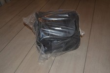 ULTIMAXX DIGITAL CAMERA CAMCORDER MEDIUM SIZE GADGET BAG UM-GB200