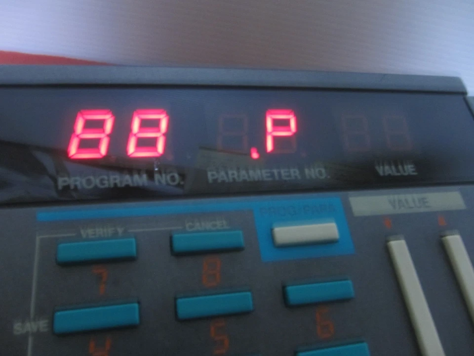 Korg Poly-800 Poly800 Analog Synthesizer Tested w/power supply, Memory Battery - Image 2 of 4