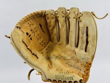 Vintage Wilson Jim Catfish Hunter Model A2161 Baseball Glove RHT