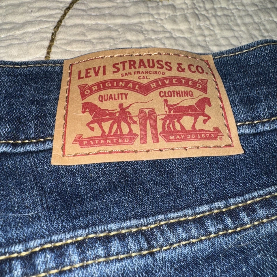 Levi's Jeans Classic Straight Denim Stretch Mid Rise Cotton Womens Blue Size 24W - Image 4 of 4