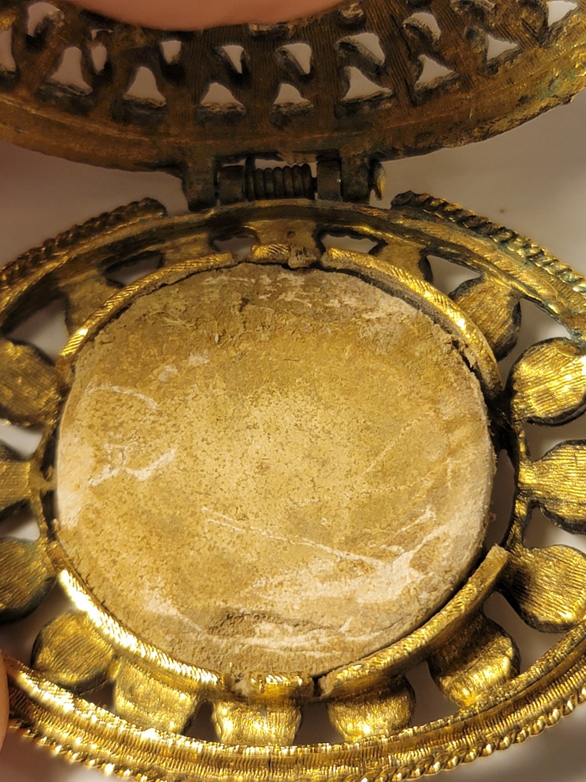 vintage 1970s Max Factor solid perfume cameo lock… - image 5