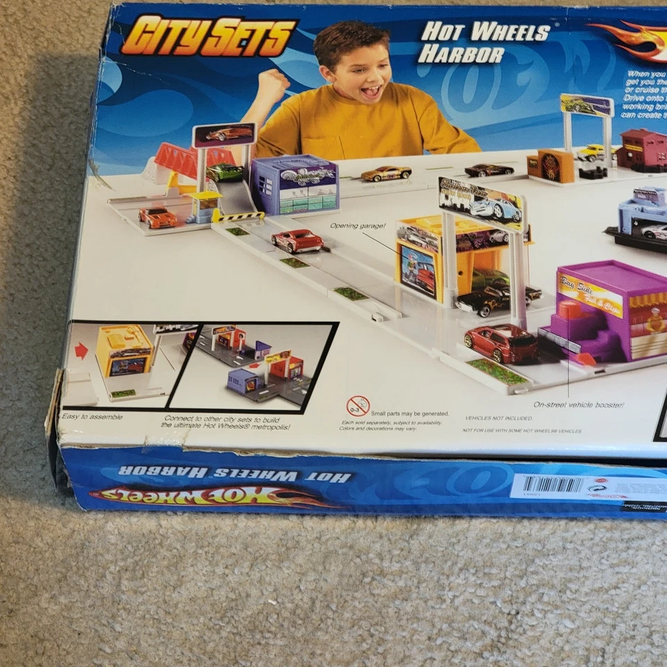 Hot Wheels Harbor City Sets w/ Box 2007 Mattel Complete - Street Bridge Building - Image 2 of 4