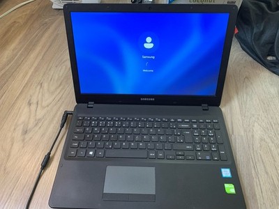 Samsung 300E5M Intel I5-7200U 8GB DDR4 932GB HDD 2GB NVIDIA GeForce Win 11