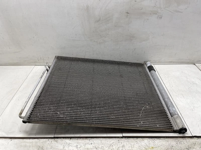 Land Rover Range Rover 2006 2012 condensador de aire acondicionado OEM+ Foto 4 de 4