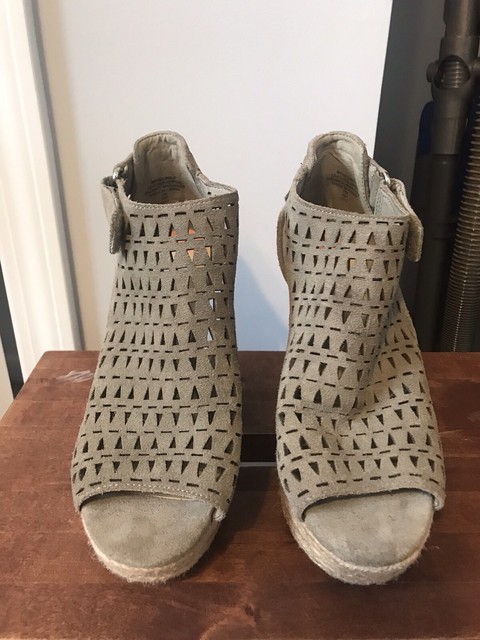 marc fisher faithful platform sandal