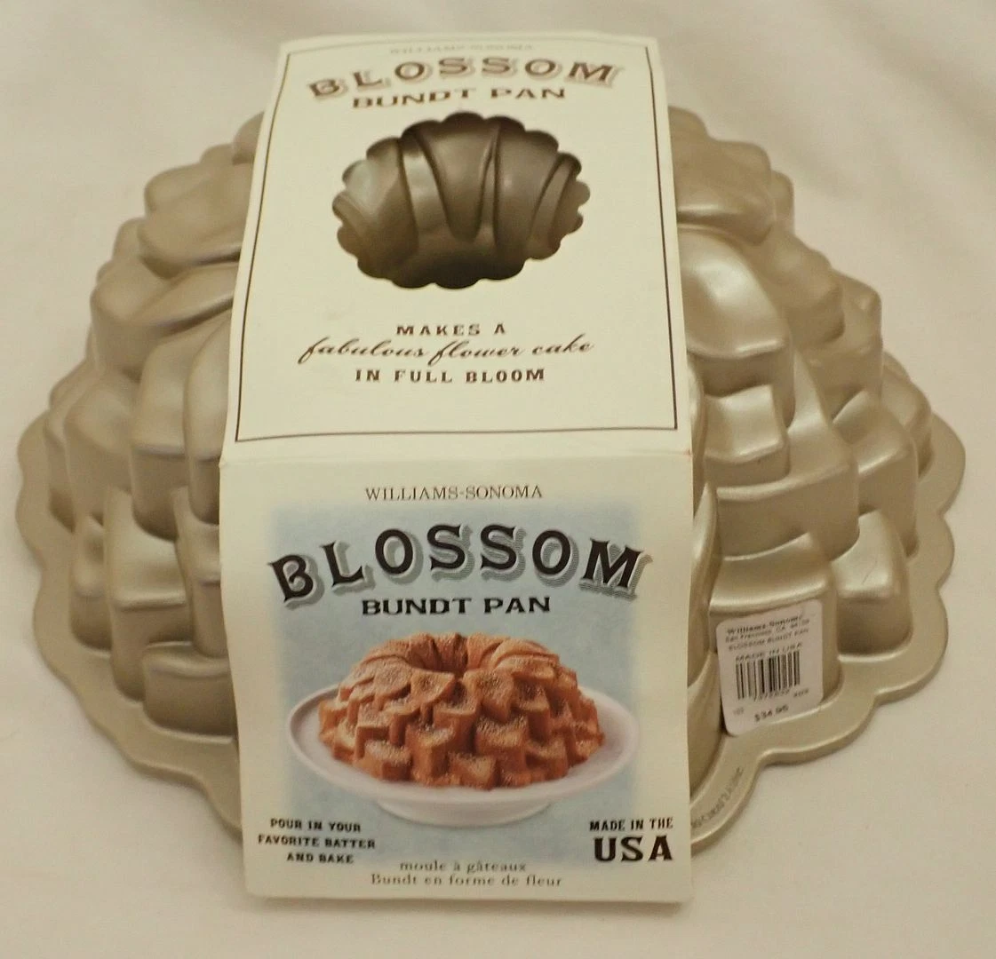 Nordic Ware Blossom Bundt Pan Made of Cast Aluminum Nonstick Coating 10-cup USA