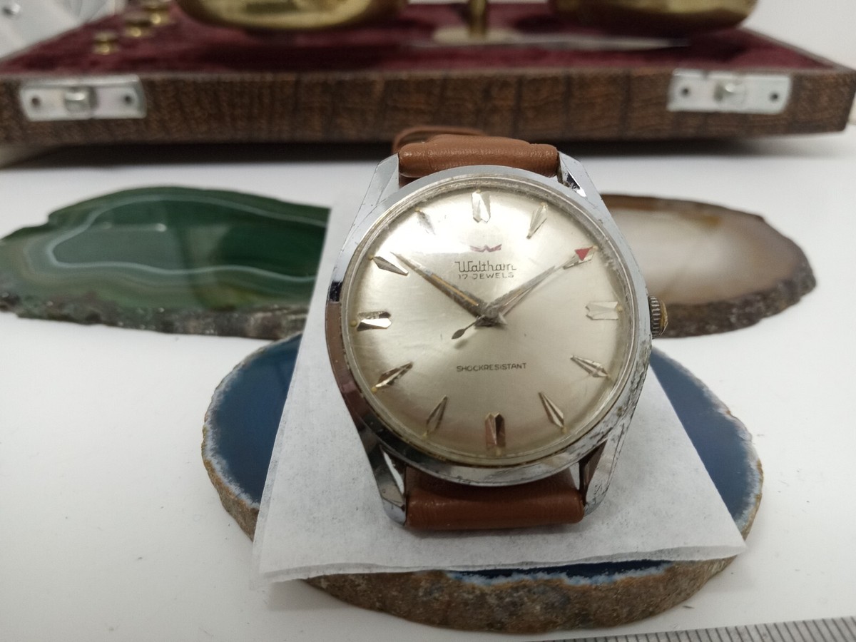 Vintage Waltham Men's Watch 17 Jewels Shockresistant Swiss Made