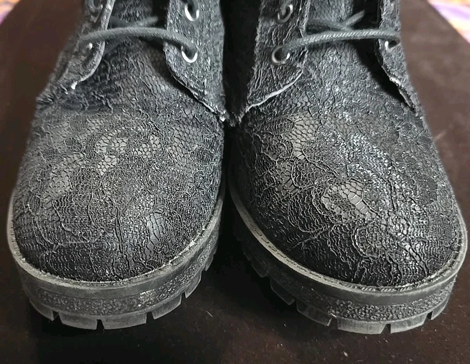 FergaLicious By Fergie Women's Boots Sz8 Black Lace Surface Gothic Lace & zip Up - Image 4 of 4