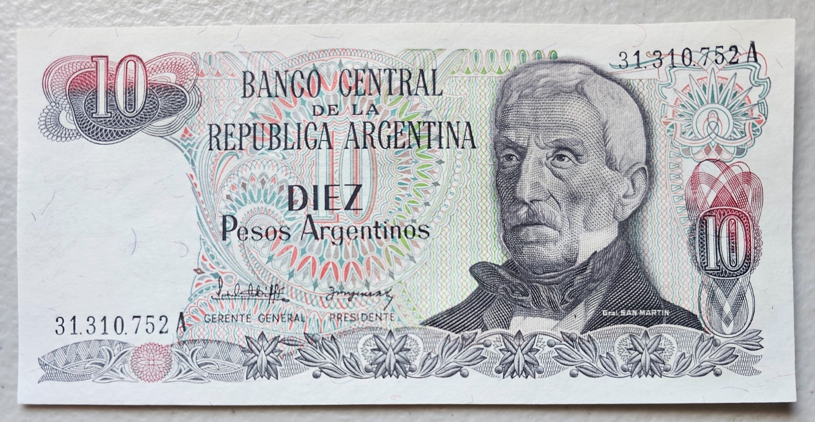 Argentina 10 Pesos Argentinos 1983-84 Unc