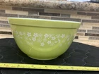 VTG Pyrex 402 1.5qt Lime Green Spring Blossom Bowl 35