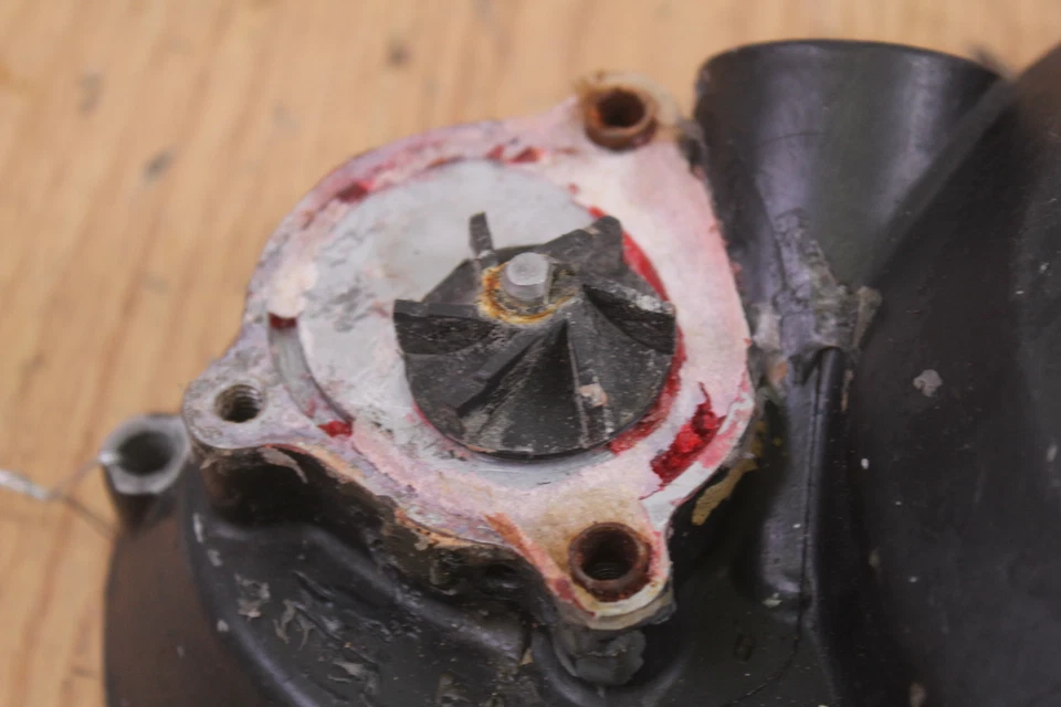 Cubierta de embrague Husqvarna Husky XC 250 1986-88 con eje de bomba Foto 2 de 4