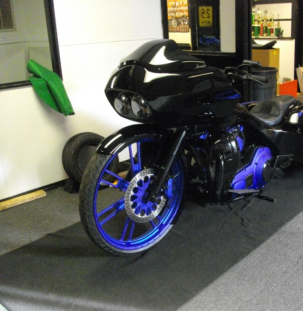 Custom road best sale glide parts