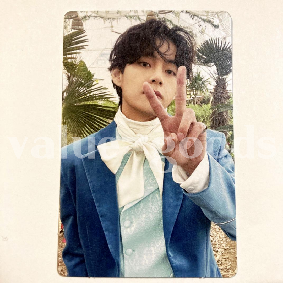 BTS V Special 8 Photo-Folio Me, Myself, & V 'Veautiful Days