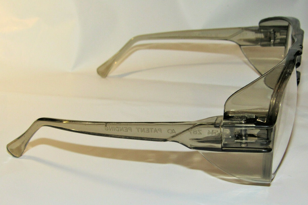 VTG 1992 UNUSED Z87 AMERICAN OPTICAL AO SAFETY GLASSES! CLEAR