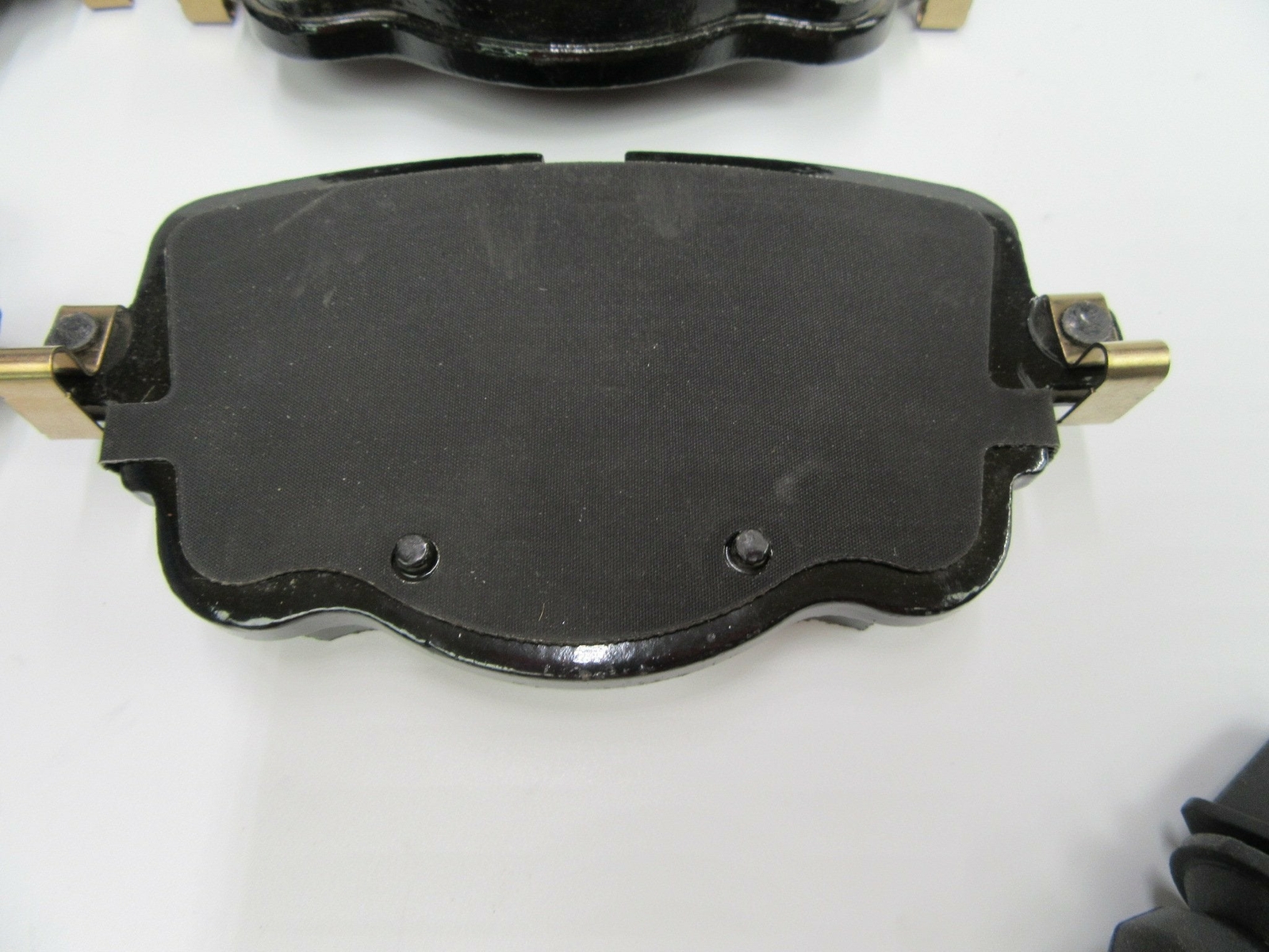 Bentley Bentayga rear brake pads low dust premium 582