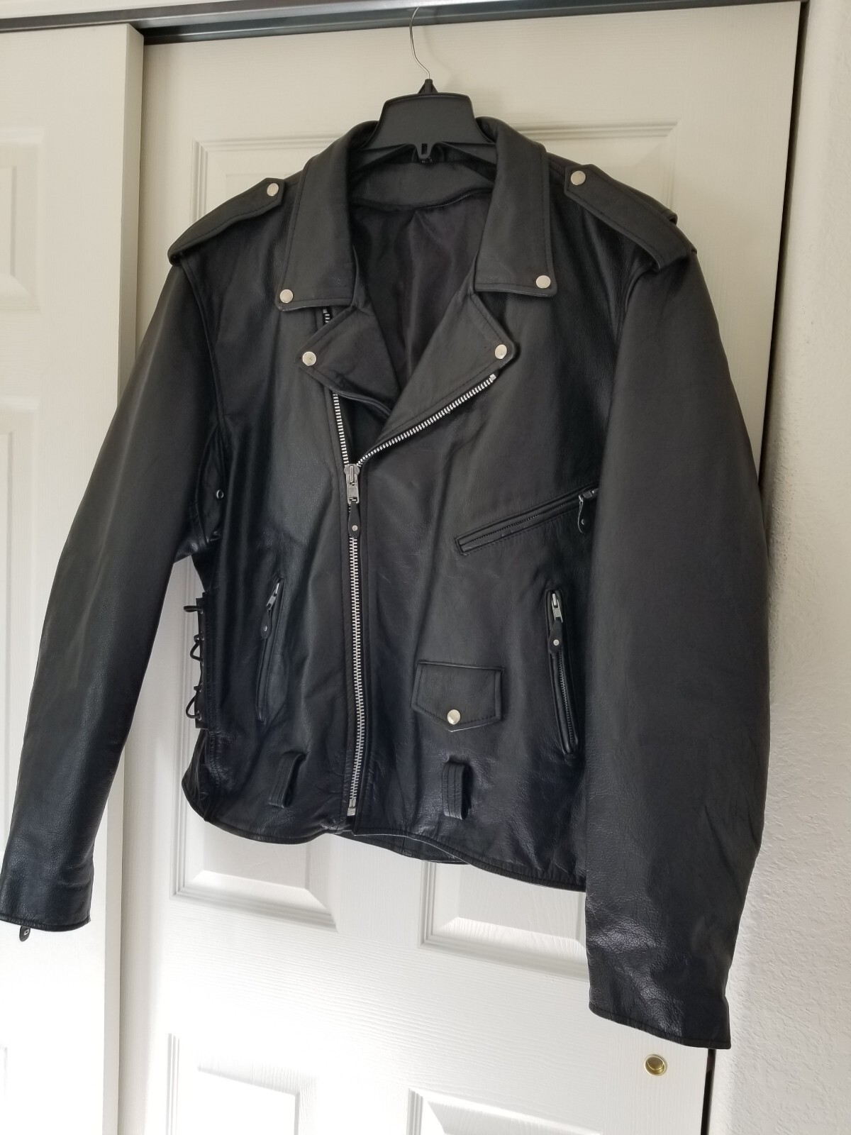 Picture 2 of 24