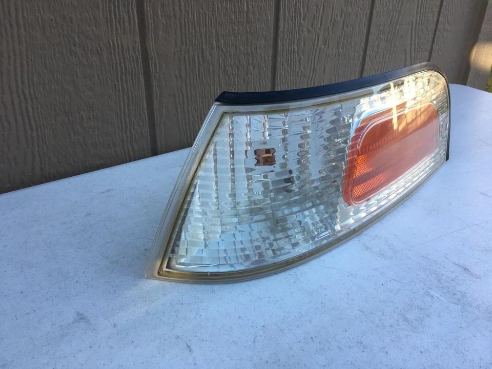 Ford Crown Victoria 1998-2010 marcador lateral/luz de esquina Foto 2 de 4