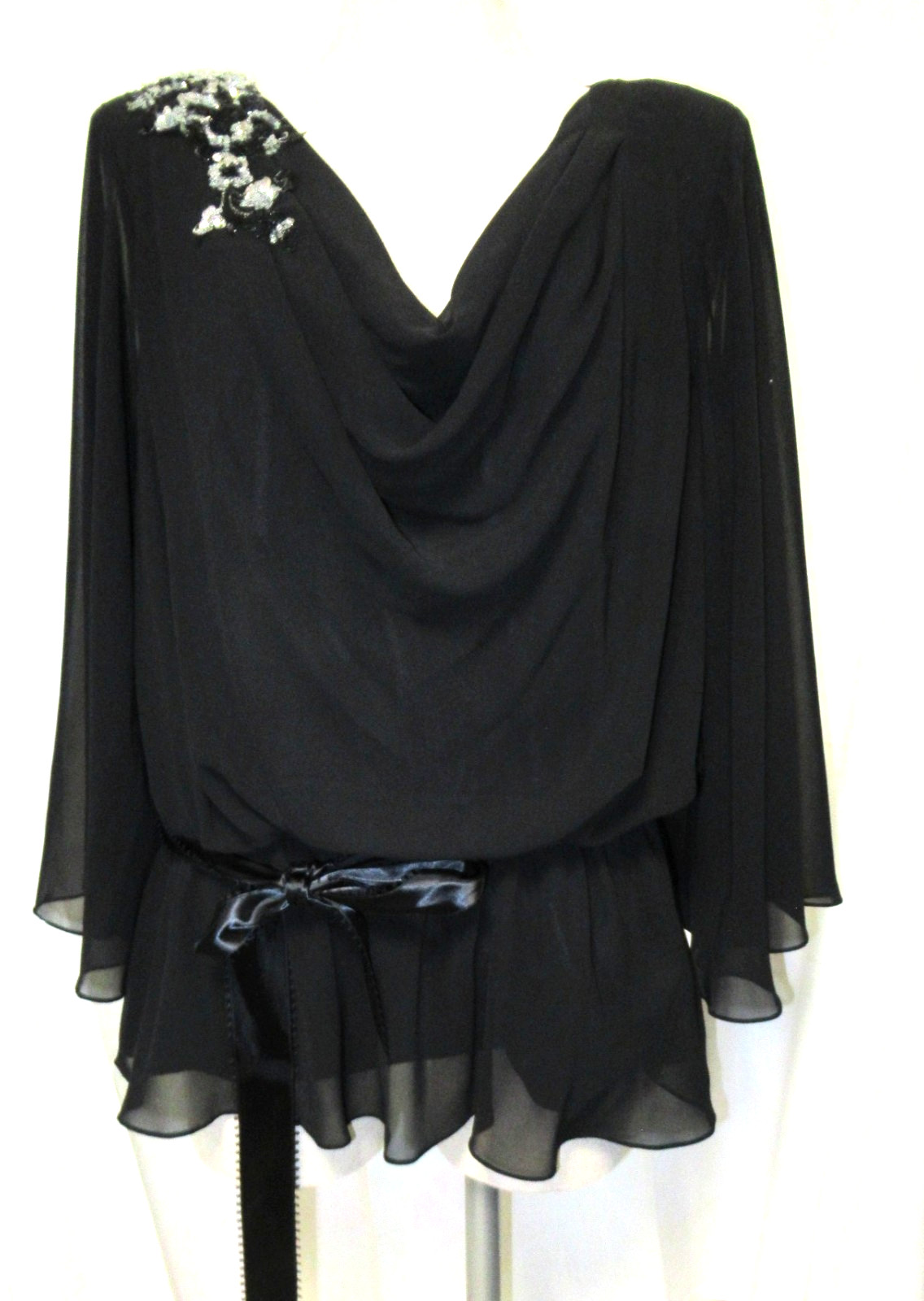 NWT's ~XSCAPE WOMAN Joanna Chen Black/Silver SEQUINS EVENING TOP BLOUSE Size 16