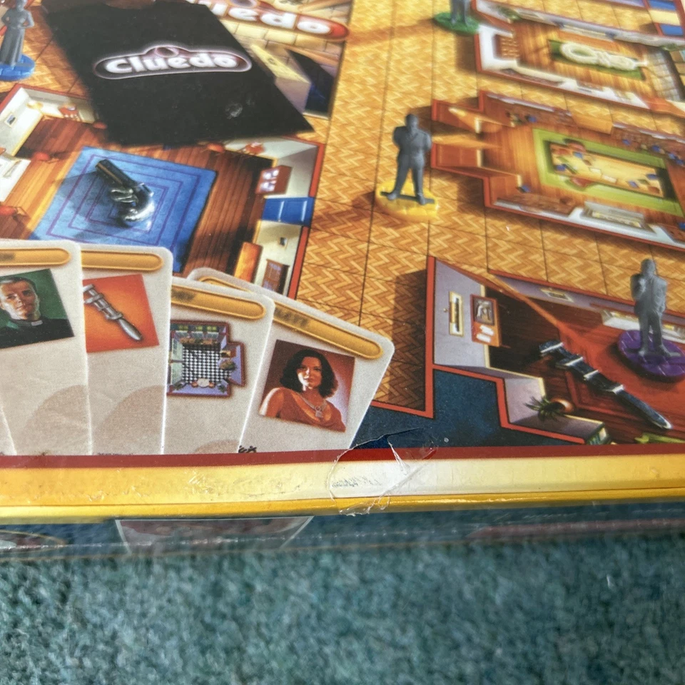 Vintage Cluedo The Classic Detective Board Game- 2000 Hasbro- New & Sealed  - Image 3 of 4