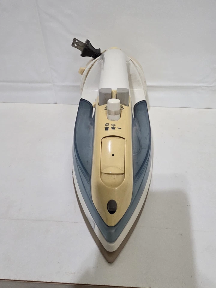 Plancha seca a vapor Panasonic NI-761R 120V 1000W acero inoxidable Foto 2 de 4