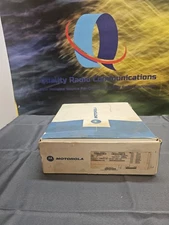 NEW in Box Motorola CDM750 UHF 403-470MHz 40 Watt AAM25RKC9AA1AN