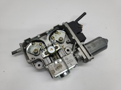 BMW 7er E65   Handbremse Stellmotor Feststellbremse elektrische  6762606    (03)