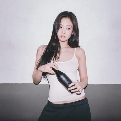 新品未使用 Stanley1913 x JENNIE スリムラックスボトル Limited] Stanley 1913 x Jennie Blackpink All Day Slim Luxe Bottle