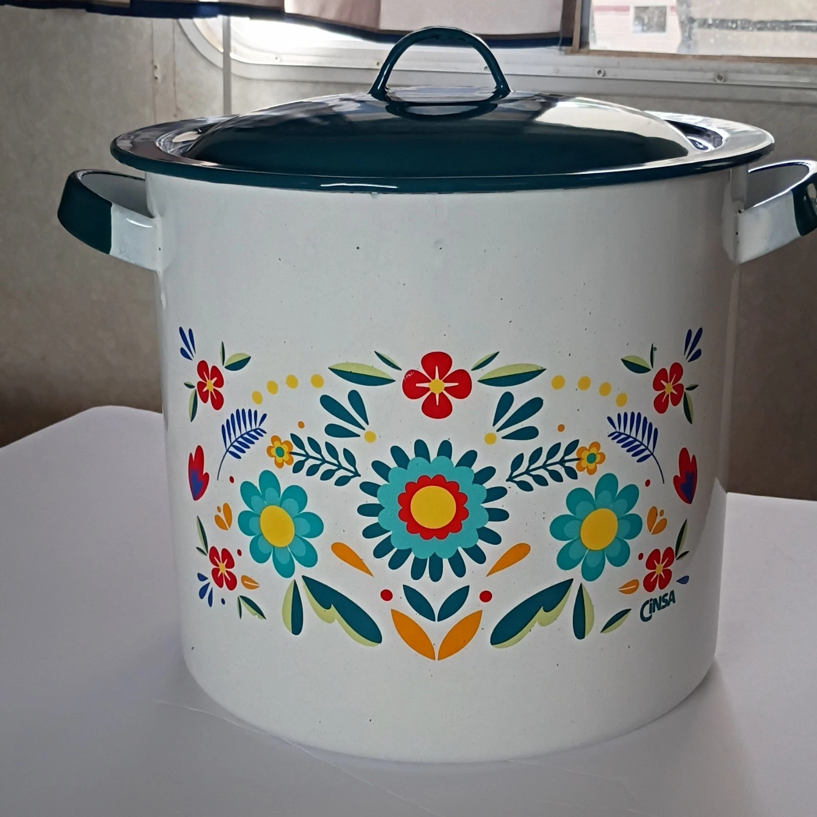 Cinsa Fiesta Patria Enamel Stockpot With Lid 11L White Floral 860808 CQA
Opens in a new window or ta