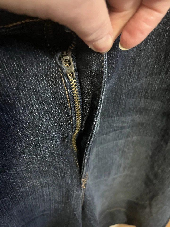 Pantalones Cortos de Jean Moda Bug Talla 26 Estilo 5 Bolsillos Foto 3 de 4