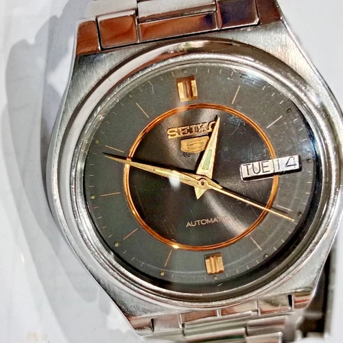 Vintage Seiko men's Watch  automatic 7009-3170 2 tone Dial 1984 17 Jewels