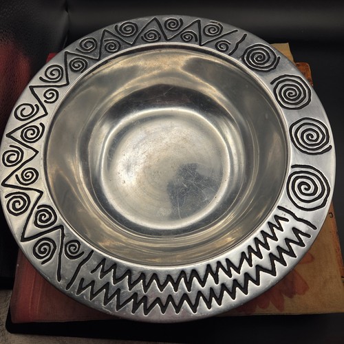 Wilton Armetale Reggae 10.5 " Round Vegetable Serving Bowl Pewter Tribal