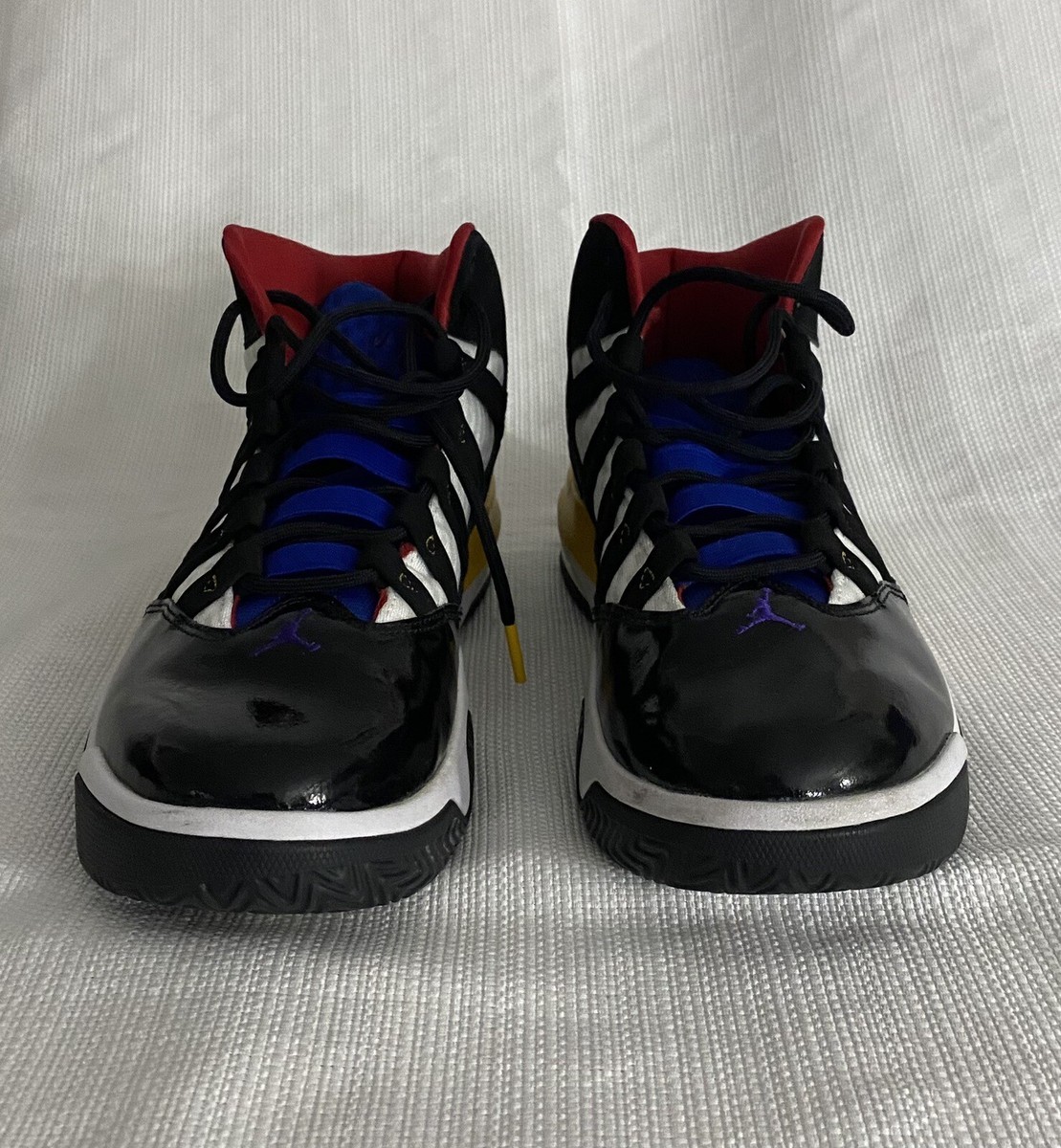 Air Jordan Max Aura Men's Size: US 8.5 Color: Black, Purple, White CQ9451 001 View 4