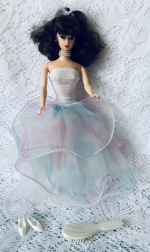 Barbie doll New repro #5 Brunette & 5 piece Gown set