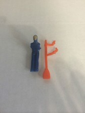 LIONEL 352 ICING STATION ICE MAN WITH PADDLE 352-5